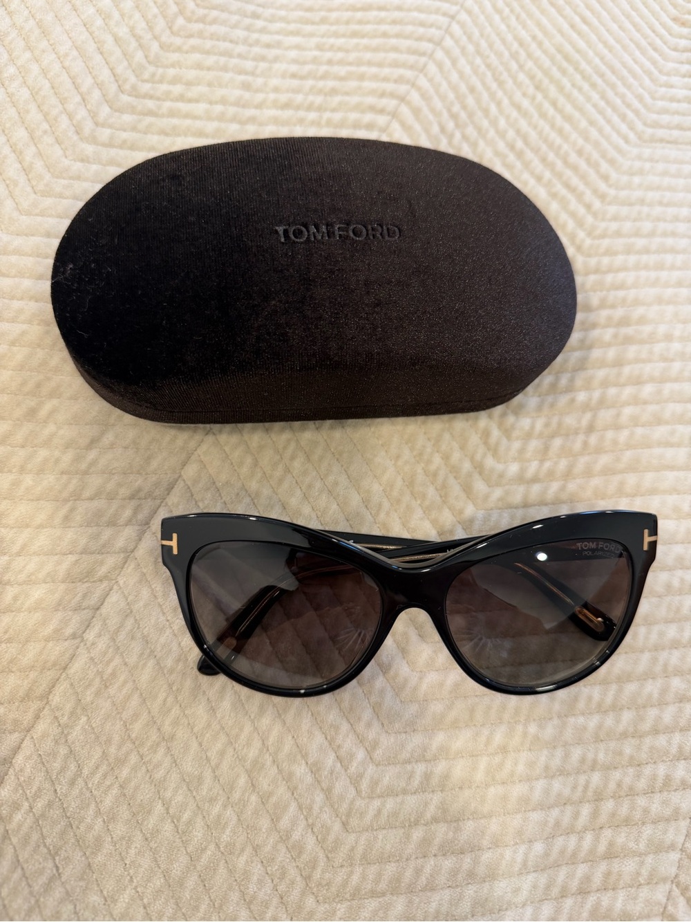 Authentic Tom Ford Black Cat-Eye Sunglasses - Black